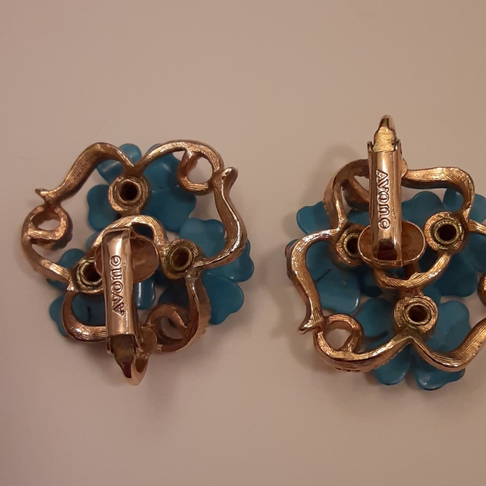 Love me nots blue Earring - Picture 4 of 4